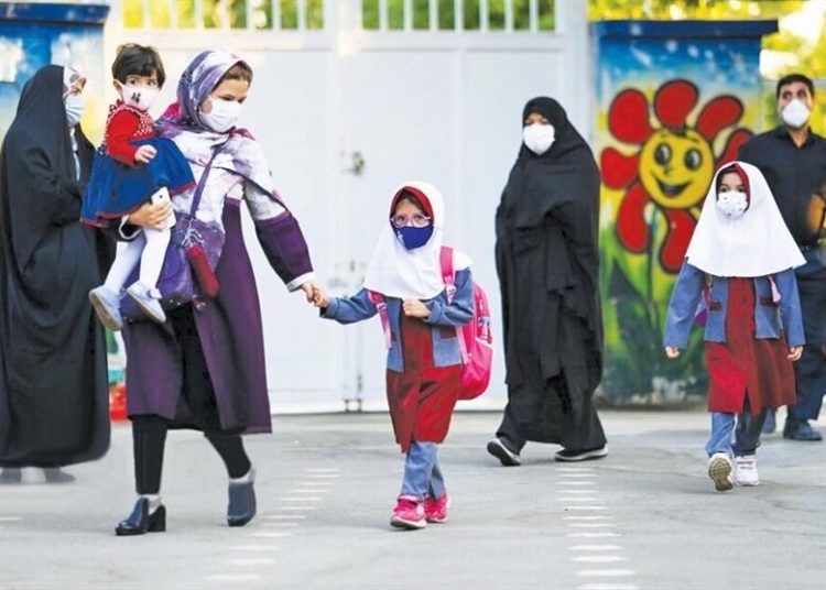 مدارس دولتی عادی هنگام ثبتنام حق دریافت پول ندارند