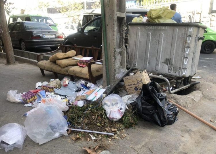 سطلهای مملو از زباله در تهران و سکوت شهرداری