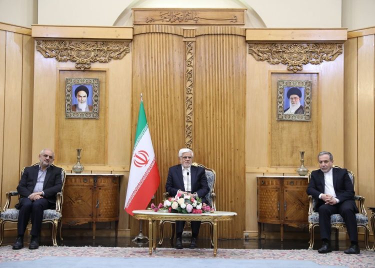 عارف: نشست اضطراری سازمان همکاری اسلامی و اتحادیه عرب به پیشنهاد ایران برگزار میشود