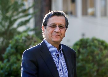 وزیر اقتصاد: مشکل تسهیلات مسکن را در شورای عالی مسکن بررسی می‌کنیم